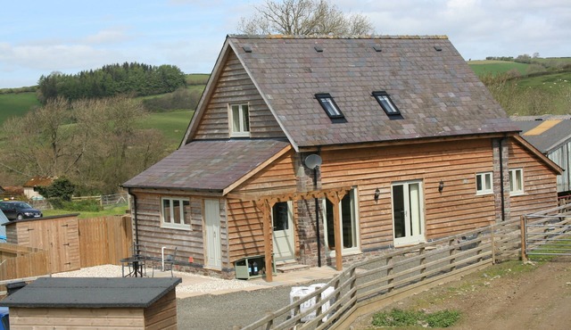 Converted Detached Barn Dog friendly Set In Lovely Countryside n2 bed, 2bath.