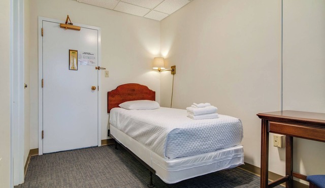 Converted Dorm in Heart of Music Row!