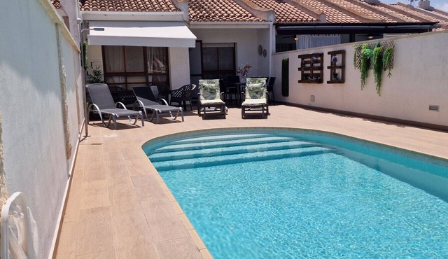 "Conxa"@MARISOL: 350m to the beach, private pool, A/C, WiFi, dog beach