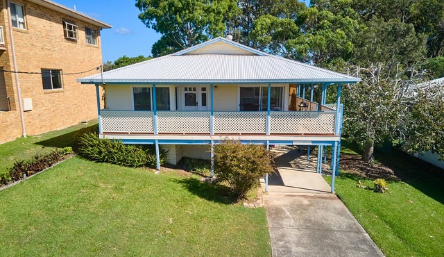 Cooinda Cottage - A Beautiful holiday home in the heart of Black Head.