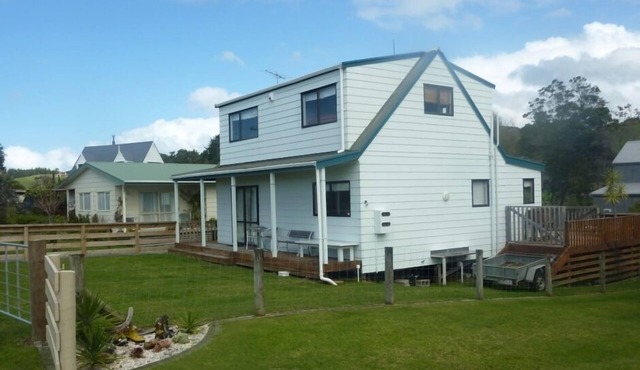 Cooks Beach Escape, Cooks Beach