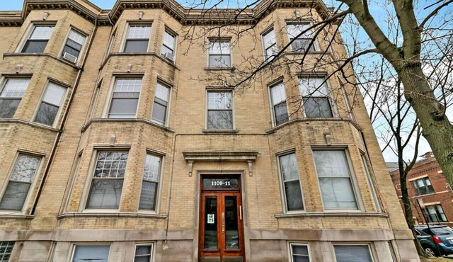 Cool 2BR | Wrigleyville close to Fun City