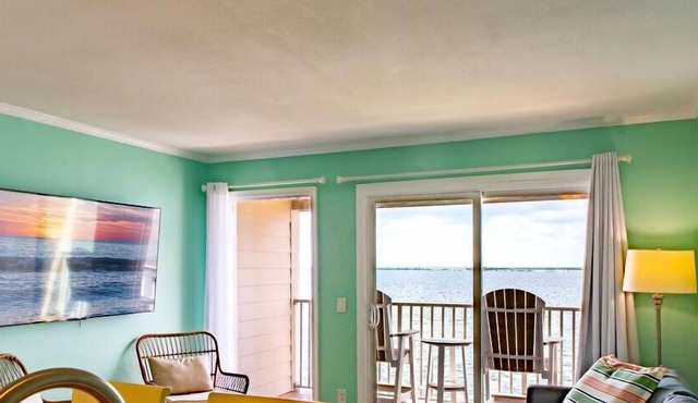 Cool Breeze - Sunset views like no other!