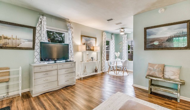 Cool Coastal Cottage | Dog Friendly, Boat Parking