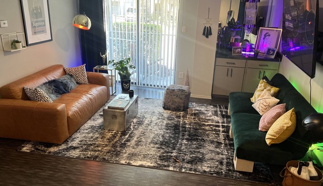 Cool E. Side spot for Festival stay. 2mi from Downtown. 4mi to ACL.