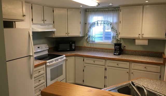 Cool ‘n Calm - A newly renovated basement house