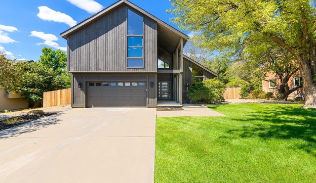 Cool Pad on 8th! Great location! NO EXTRA FEES!