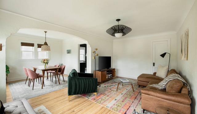 Cool, Quiet, and Comfortable Cottage Near Mac