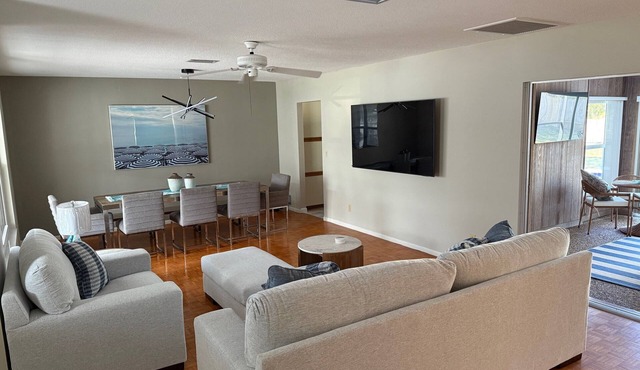 Cool Ranch house with Heated Pool and Close to the Beach!