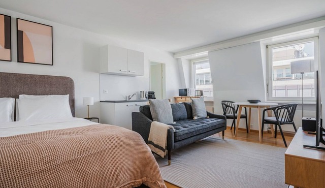 Cool Seefeld Studio, near Opera, 1 min to Lake, by Blueground