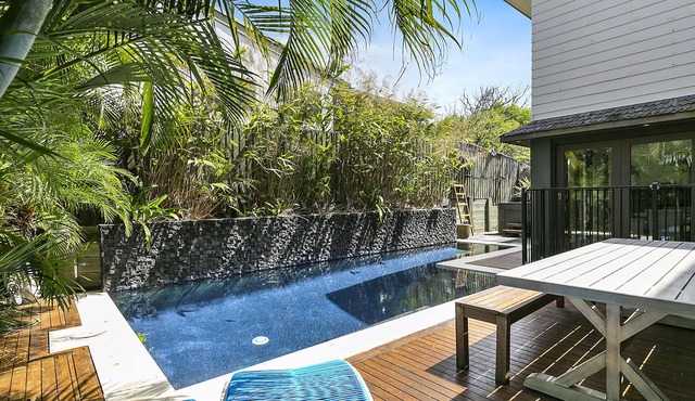 Coolum Beach House 50 metres to the beach - Pet Friendly