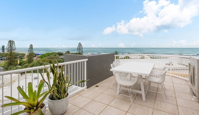 Coolum Retreat penthouse apartment