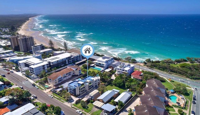 Coolum Terrace Retreat – Beach, Cafes, Shops