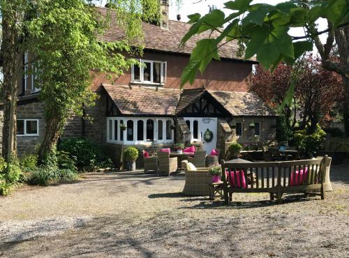 Coombe Lodge Farm House