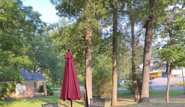 Coombs Manor on the Mountain