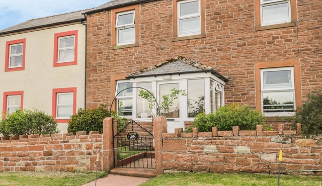 COOMBS VIEW, pet friendly, with open fire in Armathwaite