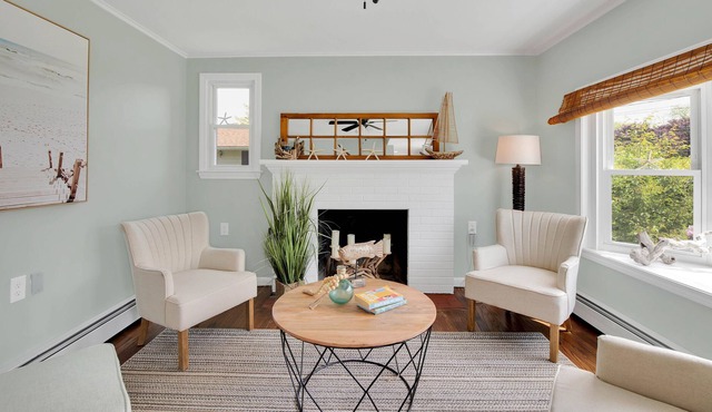 Coop at the Beach- Beach, Dog and Family Friendly!