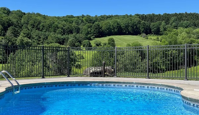 Coop Diamonds Luxury Rentals @ Honey Joe Acres