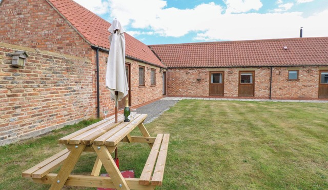 COOPER COTTAGE, pet friendly, character holiday cottage in Stokesley