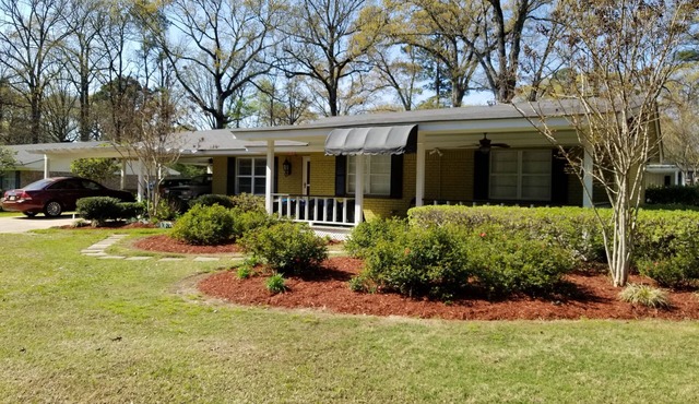 Cooper Lake Oasis Awaits You!
