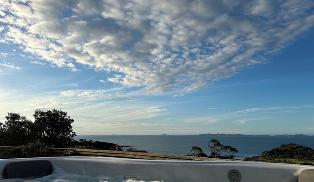 Coopers Beach Luxury Home with Panoramic‑View Spa