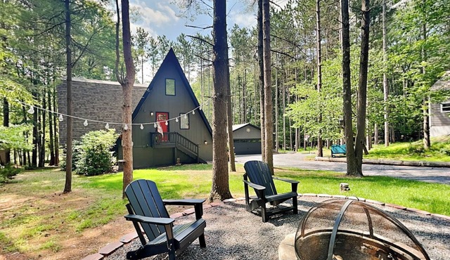 Coopers Landing | Fire Pit + Hot Tub & Game Room!