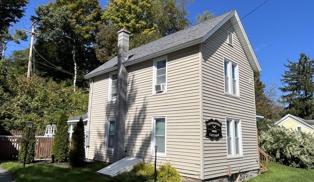 Cooperstown Cottage - 2 miles to Cooperstown Dreams park - with a pool!