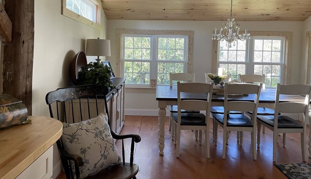 COOPERSTOWN,NY.RESTORED 1875 COTTAGE 1.9 MILES TO DREAMS PARK AND 1.7 TO VILLAGE