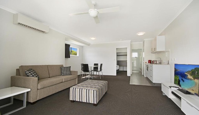 Cooroy Luxury Motel Apartments