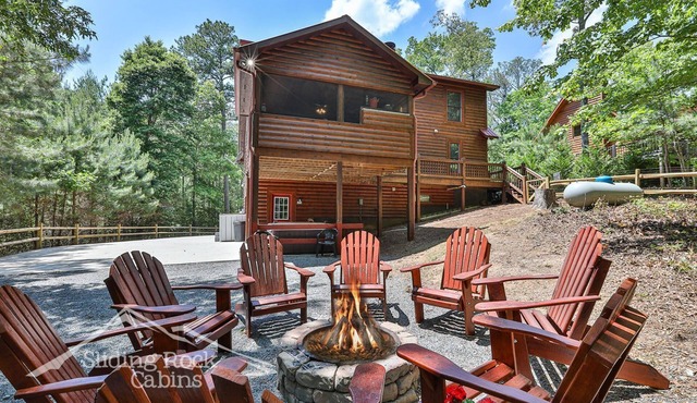 Coosawattee River Resort, 4/3.5 pet friendly, small fenced yard, hot tub,