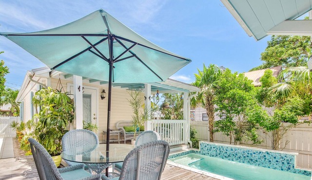 ~ COPA CABANA ~ Classic Key West cottage just a stone’s throw from the water.