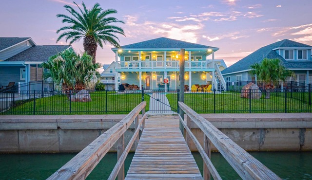Copano Bay, Rockport, Tx. Waterfront, Private Pool & Hot Tub, & Pier