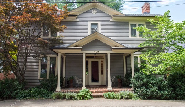Cope Foster - King Room Walkable to Downtown Cville!