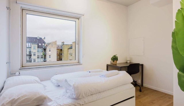 Copenhagen Studio Double Bed and Kitchen 2
