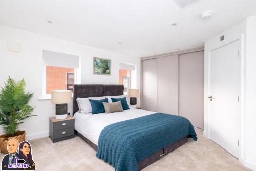 Copper Beech by Alt-Stay - 2 Bed En Suite Contractor, Corporate & Relocation Accommodation near LBA with EV Plug, Parking, King Bed, Workspace, Kitchen, Smart TV and Wi Fi - Long Stay Ready with Weekly and Monthly Rates