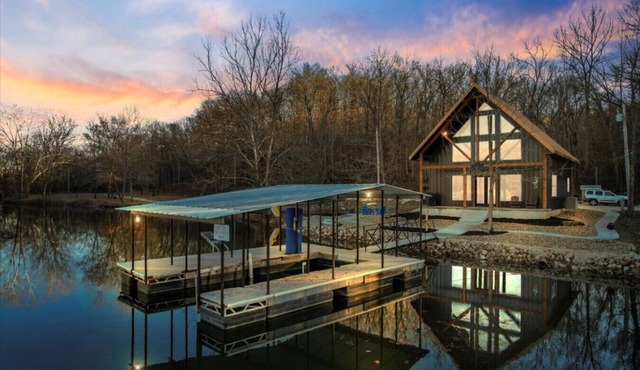 Copper Cabin - No Wake Cove, Kayaks & Fire Pit!