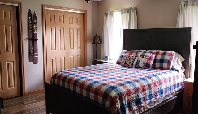 Copper Cottage at Keyser Lake. Pet friendly, kayaks available!