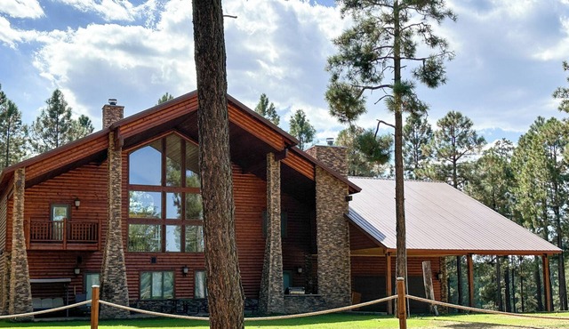 Copper Elk Manor | Luxury Cabin on Forest Border