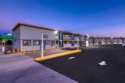 Copper Manor Motel