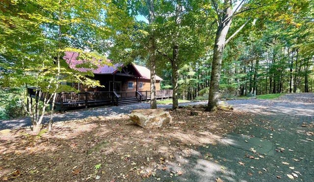 Copper Mine Cabin -Sleeps12, Hot Tub, WIFI, Foosball, Sm.Dog Friendly, Gas Logs, Firepit