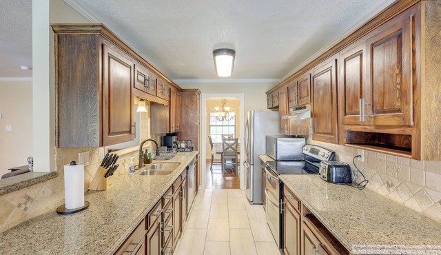Copperas Cove Home w/Pool ~ 8 Mi to Fort Cavazos!