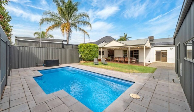 Coppers Cottage - Private Pool with Guest House