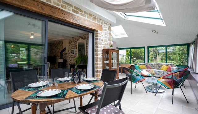 Coquelicots 130m²: Private Veranda, Garden & Terrace, Wi-Fi, Linens, Beaches & Trails 3km