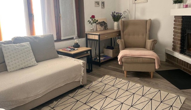 Coqueta casa con jardín privado. Las mascotas son bienvenidas.