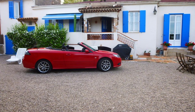 Coquette Provençal house facing south and sea view near the beach