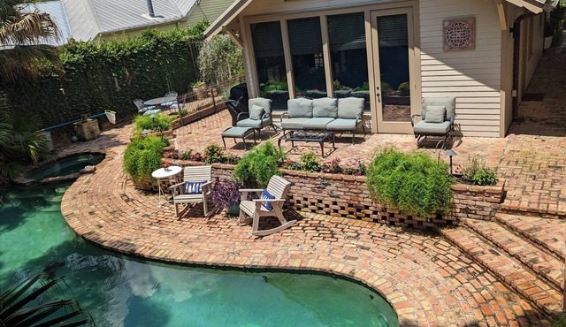 Coquille Cottage located in Historic Madisonville