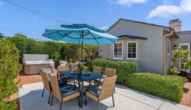 Coral Cottage- Just minutes away from Butterfly Beach & Montecito's Lower Village!