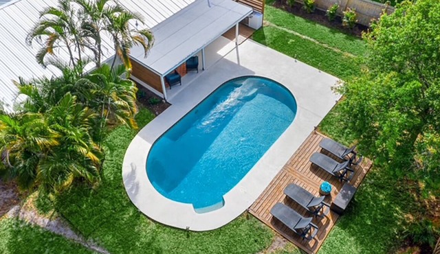 Coral Cottage - Private Oasis with Heated Saltwater Pool