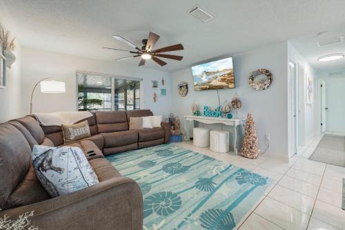Coral Cove 3 Bed 2 Bath Pool Home in Melbourne