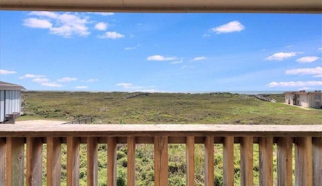 Coral Haven - Gulf Front Condo with beach views and boardwalk to beach